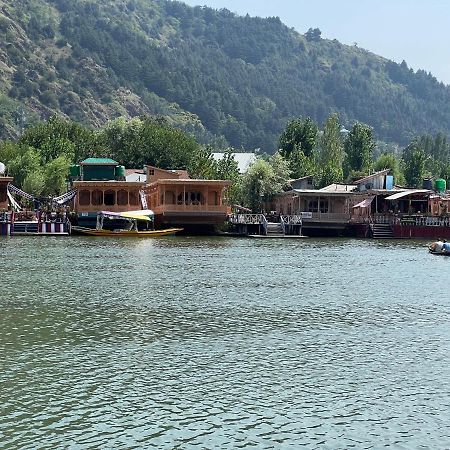 ホテル Aristotle Group Of Houseboats & Transportation Srīnagar エクステリア 写真