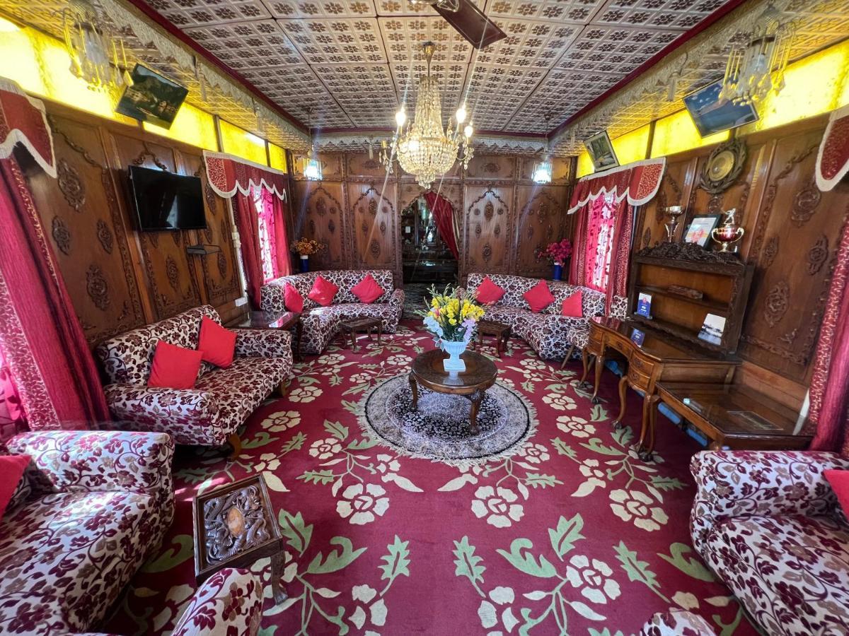 ホテル Aristotle Group Of Houseboats & Transportation Srīnagar エクステリア 写真