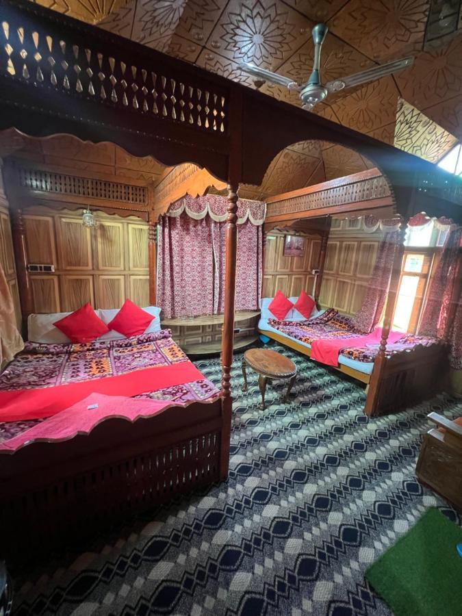 ホテル Aristotle Group Of Houseboats & Transportation Srīnagar エクステリア 写真