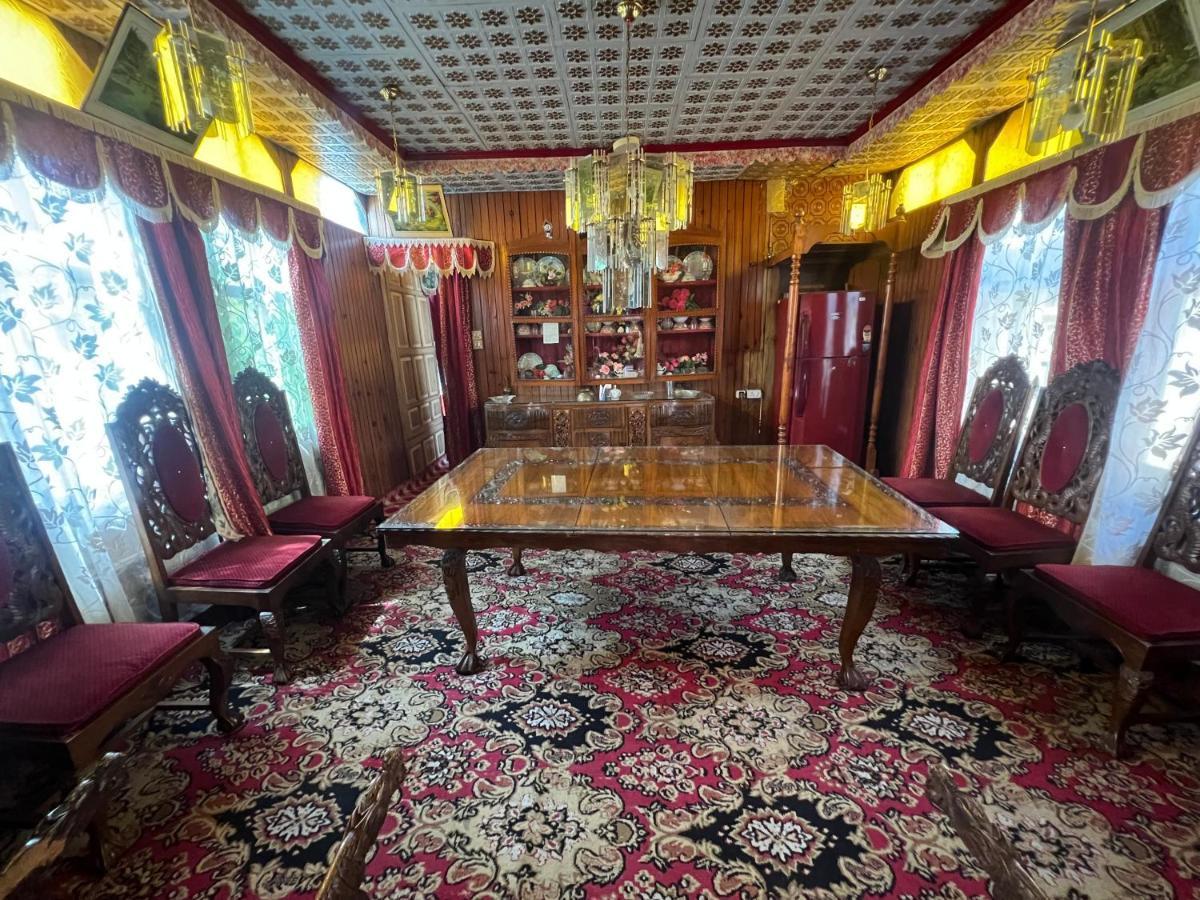 ホテル Aristotle Group Of Houseboats & Transportation Srīnagar エクステリア 写真